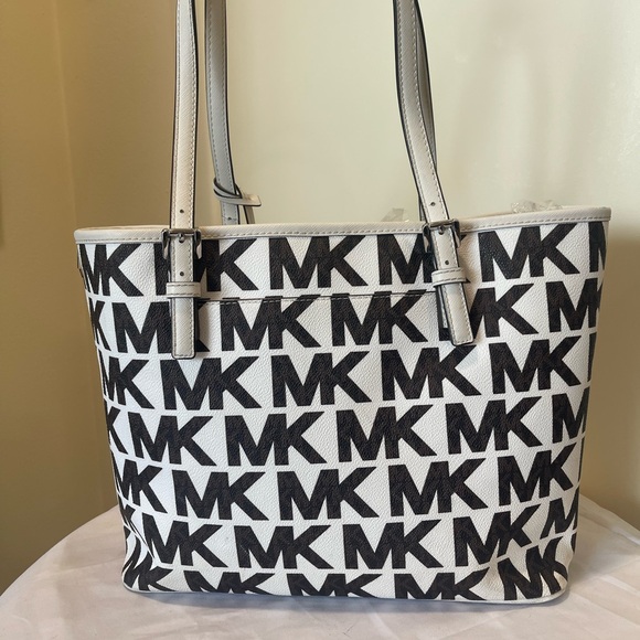 Michael Kors Black and White Tote Bag - Picture 5 of 8